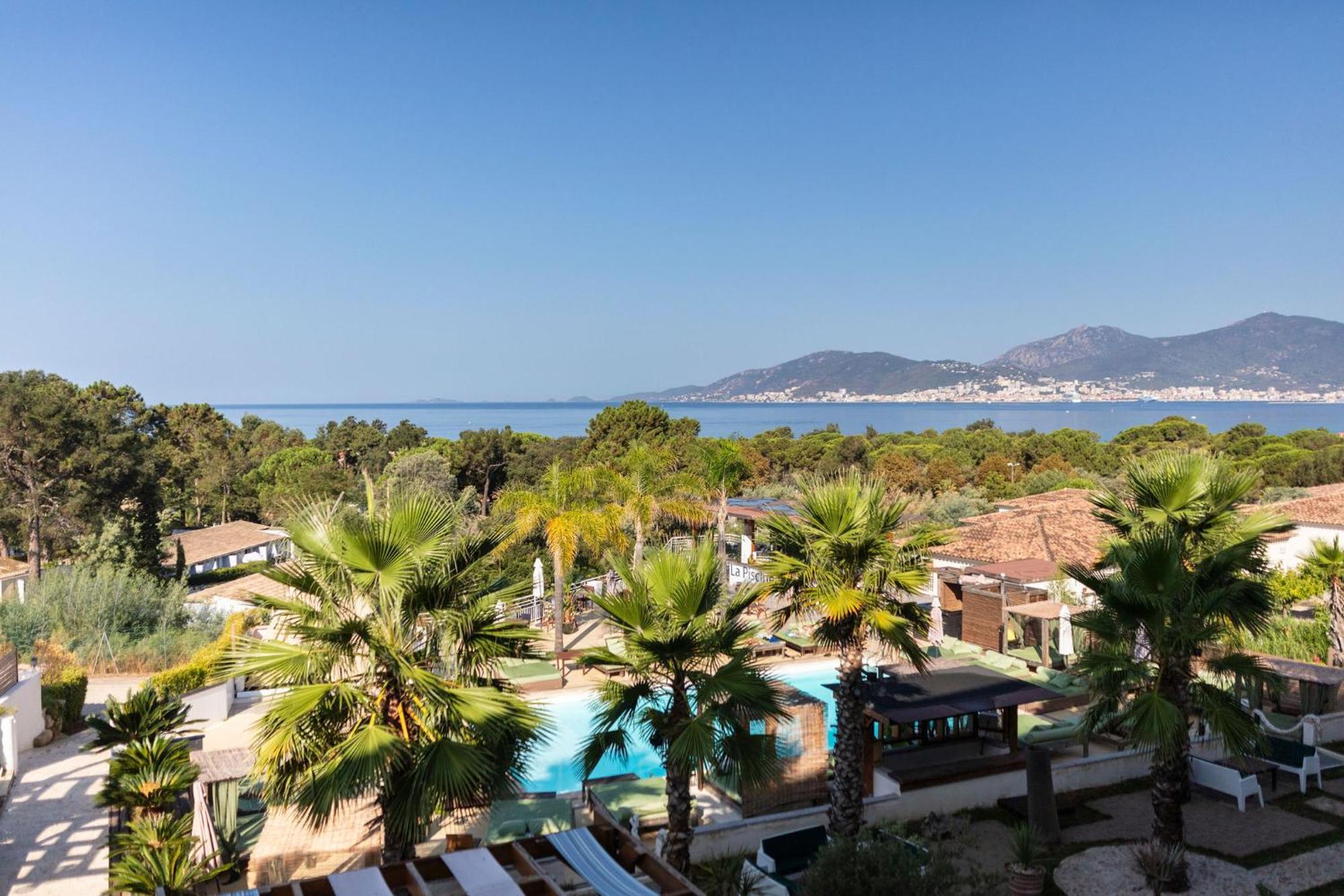 Bella Vista Hotel, Suites & Maisons Porticcio  Exterior photo