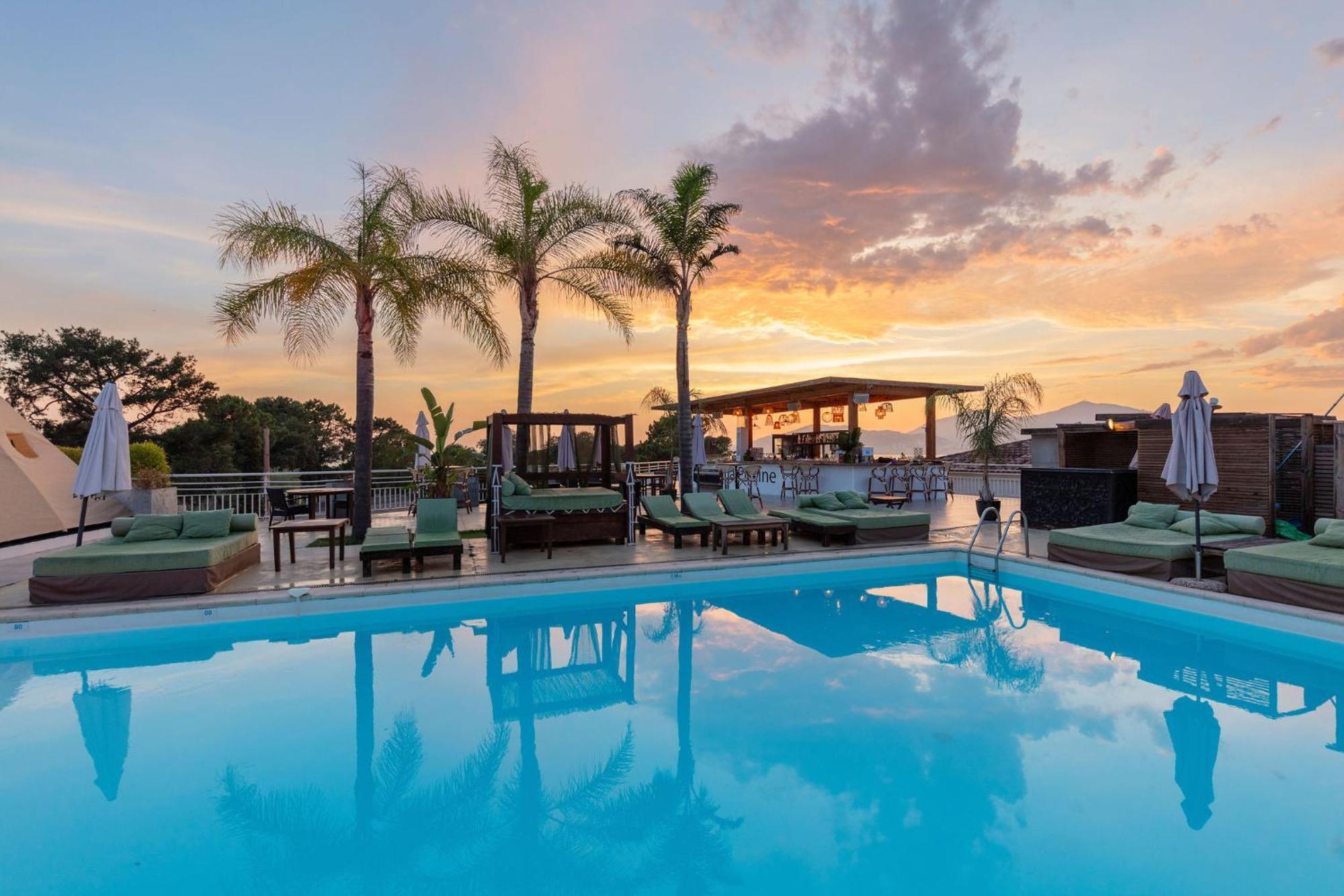 Bella Vista Hotel, Suites & Maisons Porticcio  Exterior photo